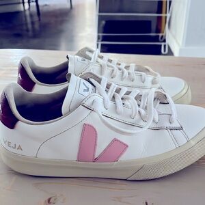VEJA
Campo Bicolor Low-Top Sneakers